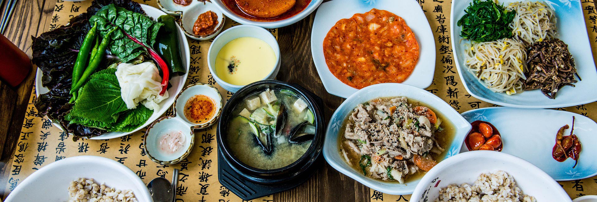 餐饮美食小吃连锁店(自适应手机端)pbootcms网站模板 韩国料理加盟网站源码